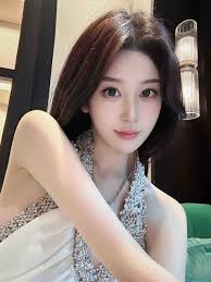 郑爽- --依儿0323游戏时间🙈-- @【看图猜明星😚】 ▷留言答案🙌 ▷不接受编辑🙈 ▷限首位😚 @Amber🌹-7  #假日管依儿🌱9