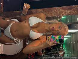 Gwendolyn Celine (@gwendolynceline) » Brezzels profile, photos and videos