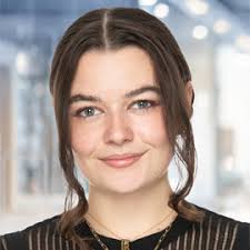 Flora Meyer's Instagram, Twitter & Facebook