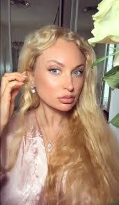 Anna Gallardo's Instagram, Twitter & Facebook