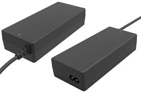 Il loro funzionamento, a batteria e tramite corrente, permette di portarli ovunque, ma molto spesso accade che l. Alimentatore Universale Per Notebook 90w Itek