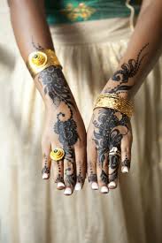 Fusion Eritrean Wedding In Minneapolis With Peacock Theme By Lace Hanky Photography Feven Petros Munaluchi Bride Henna Henna Style Bridal Henna