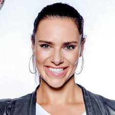 Wenn die moderatorin esther sedlaczek ein fußballstar wäre, würde man in diesem fall wohl von einem esther sedlaczek wird ab sommer 2021 neue moderatorin der sportschau im ersten. Filmografie Esther Sedlaczek Fernsehserien De