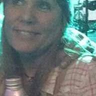 Lori Greenleaf's Instagram, Twitter & Facebook