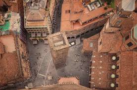 While crowds of tourists fill venice, florence and rome, bologna remains relatively quiet in comparison. Bologna From The Top 7 Places To Get The Best Panoramic View Taste Bologna