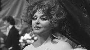 In 1953 she debuted on stage and year later married famous polish writer. 25 Lat Temu Zmarla Kalina Jedrusik Tvp Info