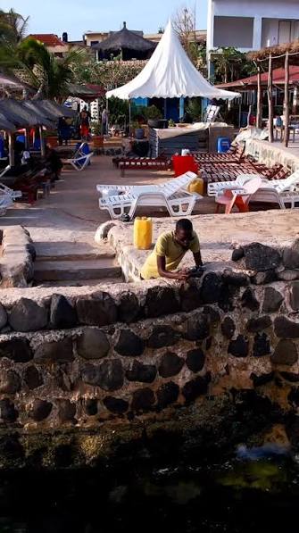 Ngor, village de pêcheurs. Musée à ciel ouvert. Tu viens quand ? ⬇️ Sauvegarde 🔖 📍 Village de Ngor, Dakar 📸 @terangatourguide #HelloSenegal #BaieDeNgor #SenegalTravel #VisitSenegal #DakarLife