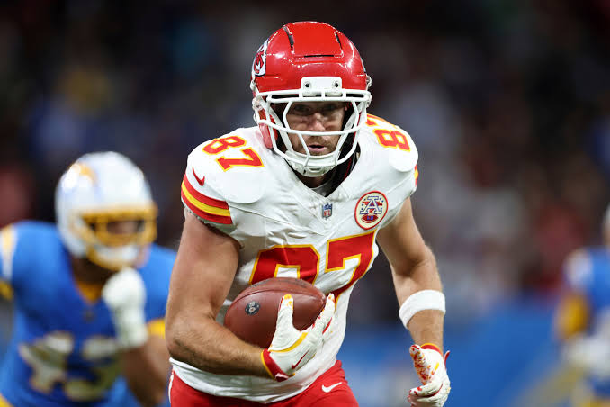 Chiefs' Travis Kelce surprises with his new Instagram post after beating  the Raiders and sends a strong message to his rivals | MARCA