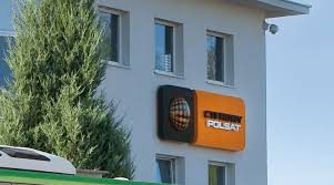 Jest to pierwsza antena telewizji polskiej, która zrezygnowała w znaku graficznym z charakterystycznej kratki. Cyfrowy Polsat Radically Changes Tv Offer