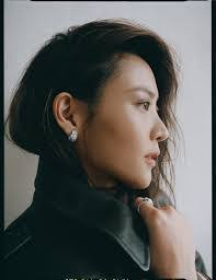 Kim Ear's Instagram, Twitter & Facebook