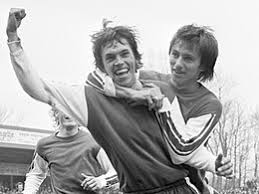 Er ist mit der tochter des fußballtrainers bert van marwijk, andra, verheiratet und hat Bert Van Marwijk Wikipedia