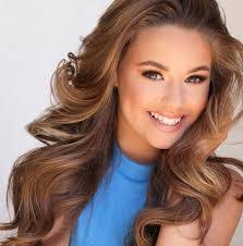 Summer Britt's Instagram, Twitter & Facebook