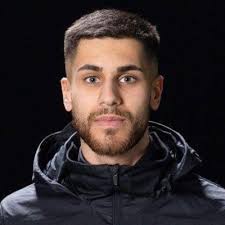 Sollentunas 17-åringar spöar storklubbar på löpande band