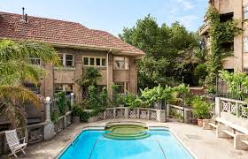 Ellie King And Cale Sexton The Design Files Australia S Most Popular Design Blog Ellie King Hollywood Apartment Australian Homes