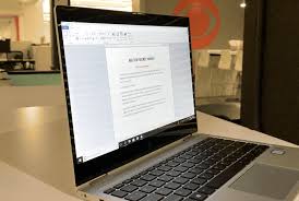 It automatically turns on in low light and. Hp Spectre X360 Has A Built In Instant Privacy Screen Zdnet