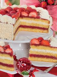 Torta Regale Con Crema Chantilly E Gelatina Di Fragole Ricette Dolci Gelatina Di Fragole Torte