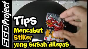 Salah satu cara untuk memberikan modifikasi ringan untuk kendaraan roda empat kita adalah dengan memberi atau menempelkan stiker mobil. Cara Melepas Stiker Yang Susah Dicabut Dan Cara Menghilangkan Bekas Lem Stiker Youtube