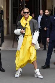 Maybe you would like to learn more about one of these? Celine Dion Die Stylischsten Looks Der Pop Diva Gala De