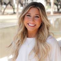 Nikki Nutt's Instagram, Twitter & Facebook