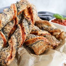 Herzhafte Vegane Knusperstangen Froileinfux Einfache Vegane Rezepte In 2020 Veganes Fingerfood Blatterteig Vegan Rezepte