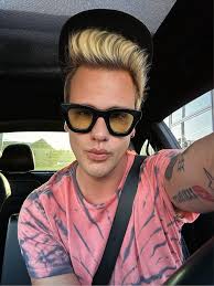 may u and urs look at each other the way @allierowbottom and i do 📸: jack  runnels