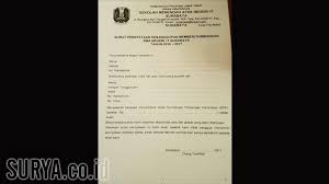 Hallo sobat sharing, pada kesempatan ini saya akan menyajikan banyak contoh surat pernyataan kerja, kesanggupan, sikap, belum menikah dll, beserta format dan cara penyusunannya. Sekolah Di Surabaya Bantah Akan Beri Sanksi Bila Siswa Terlambat Bayar Spp Surya