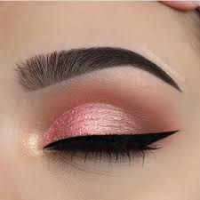 Hierbei trägst du den hellen lidschatten auf das bewegliche lid auf. How To Make Cut Crease Makeup Mw Professional Make Up Facebook