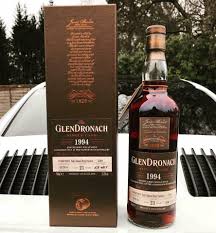 Https Www Facebook Com Theraremaltwhiskycompany Photos A 1403093413321684 1073741827 1402816210016071 1762470687383953 Whiskey Whisky Macallan Whiskey Bottle