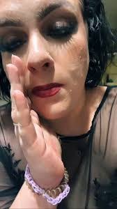 Shannon Roseberry's Instagram, Twitter & Facebook