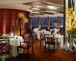 Lung King Heen Hong Kong Une Cuisine Specialisee Dans Le Poisson Fruits De Mer Et Des Plats Traditionnels Chino Hong Kong Hotels Hotel Restaurant Best Hotels