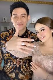 Info story artis • 11 тыс. 5 Momen Acara Lamaran Ifan Seventeen Citra Monica Dihadiri Ayah Dylan Sahara Kumparan Com