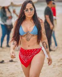 Perla fernandes dos santos is a brazilian singer commonly known by perlla. Com Tatuagens A Mostra Perlla Tem Fim De Semana De Gravacao No Rio Gq Musa