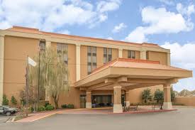 Property location with a stay at days inn memphis at graceland in memphis, you'll be near the airport and minutes from graceland, and close to full gospel tabernacle church. La Quinta Inn Suites By Wyndham Memphis Airport Graceland Memphis Tn Hotels