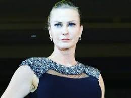 Kerem bursin, who received the award at the 2014 gq men of the year, has been studying marketing and communication in america since. Ada Masali Oyunculari Kadrosu Gercek Isimleri Cast Listesi