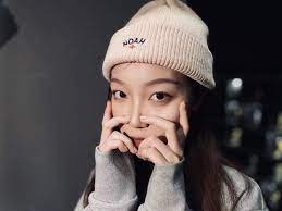 Noah Core Logo Beanie A Beanie Is A Great Staple Of Your Winter Wardrobe Remember To Understand The Small De Streetwear Outfit Streetwear Fashion Street Wear