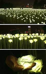 A Field Of Illuminated Roses Has Arrived In Hong Kong For Valentine S Day Installation Art Light Sculpture Light Art