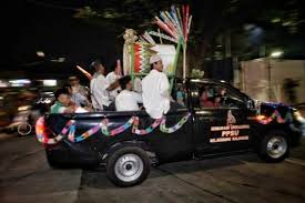 Download lagu takbiran ustadz mp3 dapat kamu download secara gratis di metrolagu. Konvoi Malam Takbiran Dilarang Ini Ruas Jalan Jakarta Yang Ditutup Kumparan Com