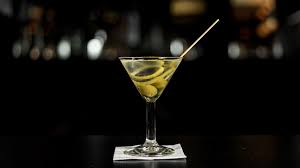 An dem tag wird des heiligen martins von tours gedacht. Geschuttelt Nicht Geruhrt James Bond Und Sein Martini