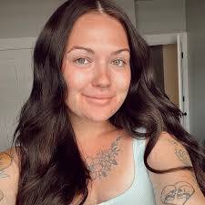 Amie Gill's Instagram, Twitter & Facebook