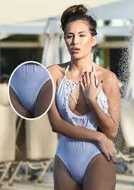 Many people would agree that a camel toe is embarrassing and no lady is comfortable with it especially if someone sees it. Celebs Who Don T Wear Underwear And Their Not So Disastrous Camel Toe Cleavage Dkoding