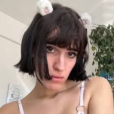 Hola, soy trans. Mi existencia no es debatida y la tuya tampoco. 🎀