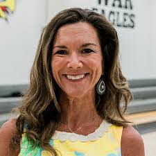 Shonda Wallace's Instagram, Twitter & Facebook