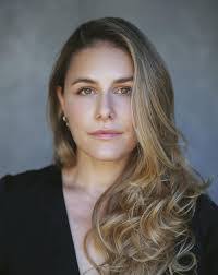 Holly Cruz's Instagram, Twitter & Facebook