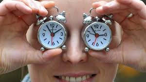 1980 wurde die sommerzeit von der bundesrepublik deutschland. Zeitumstellung Auf Sommerzeit Wie Wird An Der Uhr Gedreht Br24