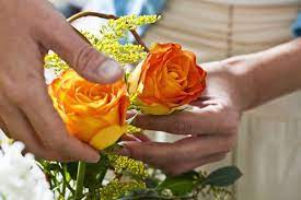 Whether you're hunting for a roses discount to send a bouquet to a loved one, celebrating a special birthday, or sending a browse 1800 flowers reviews to see what other customers have put together, and once you've found the perfect thing, be sure to. Cheap Flower Delivery Prices Teleflora Vs 1800flowers Vs Proflowers Vs Ftd Cheapism Com