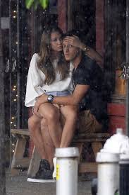 Ancak capristo, i̇stanbul'da uslu durmayan sevgilisine sonunda kırmızı kartı gösterdi. Mandy Capristo Mesut Ozil Mandy Capristo And Mesut Ozil Photos Mesut Ozil Kisses His Girlfriend In Nyc Zimbio