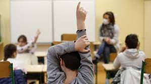 (politics) first round of elections. Francia Reabrio Sus Escuelas Primarias Despues De Tres Semanas De Cierre Telam Agencia Nacional De Noticias