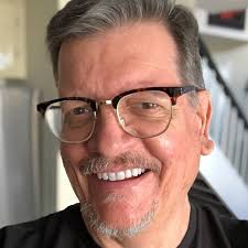 Has anybody else noticed this pic of Samantha