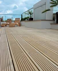 Vos Terrasses Comme Vos Planchers Caillebotis Et Plages De Piscine En Bois Resteront Comme Neuf Pour Longtemps Avec Piscine Bois Saturateur Bois Piscine Plage