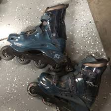 Oh, and if you're an accomplished roller skater who knows how to skate backwards and then jump up on the toe brakes to stop hard, remember to not do that on roller blades. Azure Ultra Wheels Women S Roller Blades Size 7 5 Sidelineswap